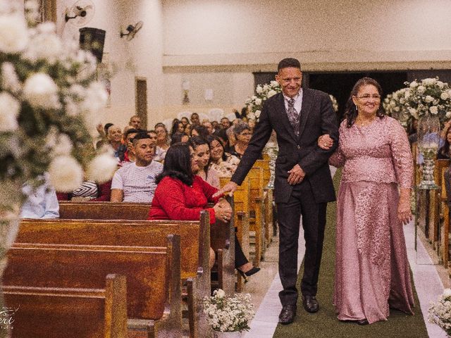 O casamento de Claudionor e Gizele  em Belo Campo, Bahia 8