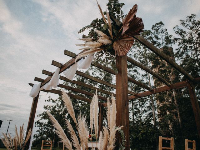 O casamento de Gydielson  e Isaiane  em Gravataí, Rio Grande do Sul 37