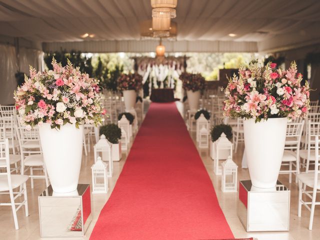O casamento de Beatriz e Nicolas em Curitiba, Paraná 8