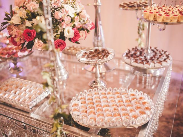 O casamento de Beatriz e Nicolas em Curitiba, Paraná 16