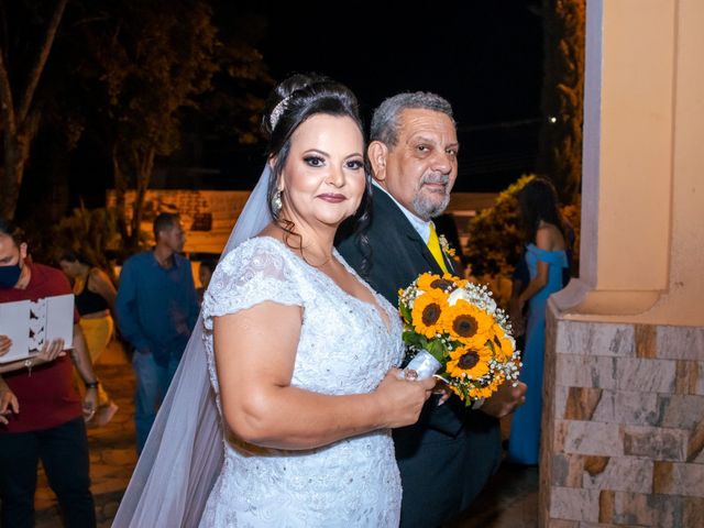 O casamento de Flavio Alves dos Santos  e Maria Gonçalves Peixoto  em Carmo do Cajuru, Minas Gerais 6