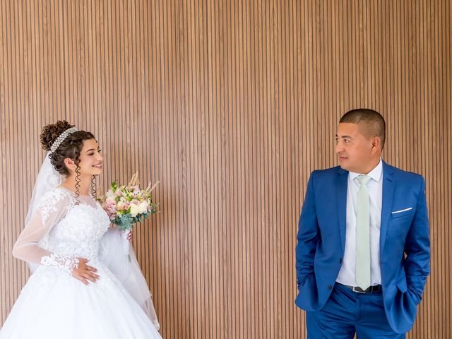 O casamento de Lucas e Victoria em Curitiba, Paraná 35
