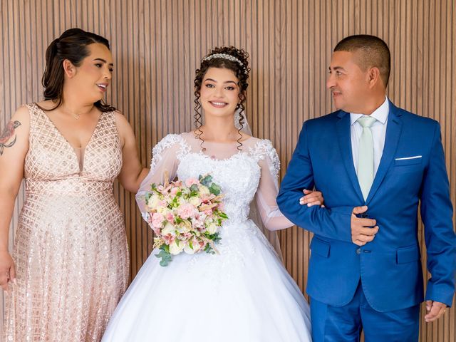 O casamento de Lucas e Victoria em Curitiba, Paraná 38