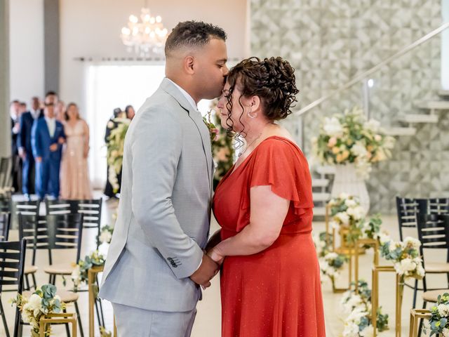 O casamento de Lucas e Victoria em Curitiba, Paraná 43