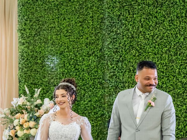 O casamento de Lucas e Victoria em Curitiba, Paraná 55