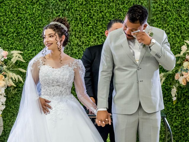 O casamento de Lucas e Victoria em Curitiba, Paraná 57