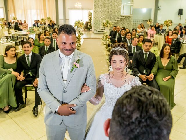 O casamento de Lucas e Victoria em Curitiba, Paraná 59