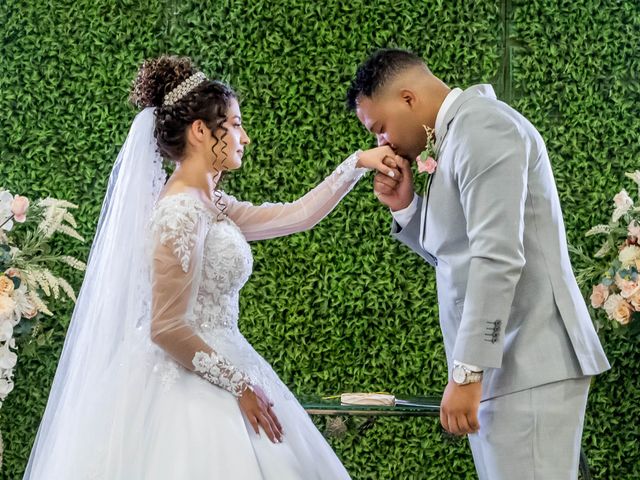 O casamento de Lucas e Victoria em Curitiba, Paraná 68