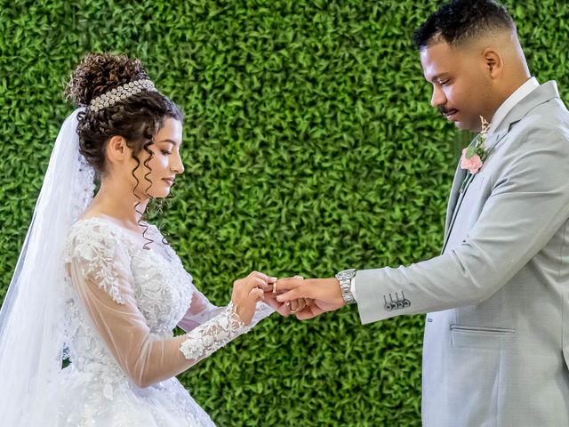 O casamento de Lucas e Victoria em Curitiba, Paraná 69