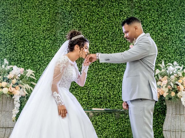 O casamento de Lucas e Victoria em Curitiba, Paraná 70