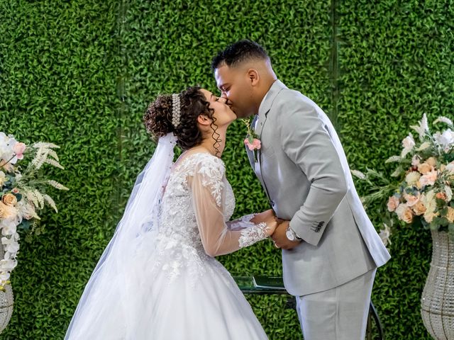 O casamento de Lucas e Victoria em Curitiba, Paraná 71