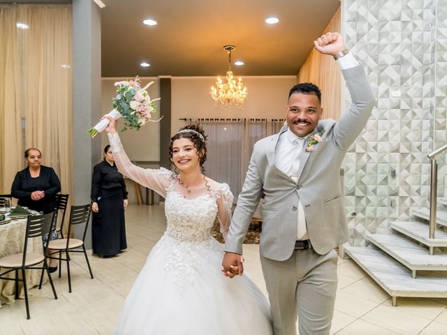 O casamento de Lucas e Victoria em Curitiba, Paraná 99