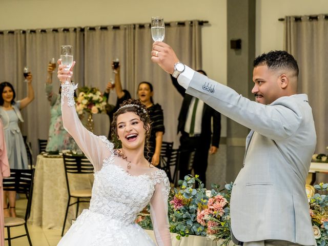 O casamento de Lucas e Victoria em Curitiba, Paraná 100