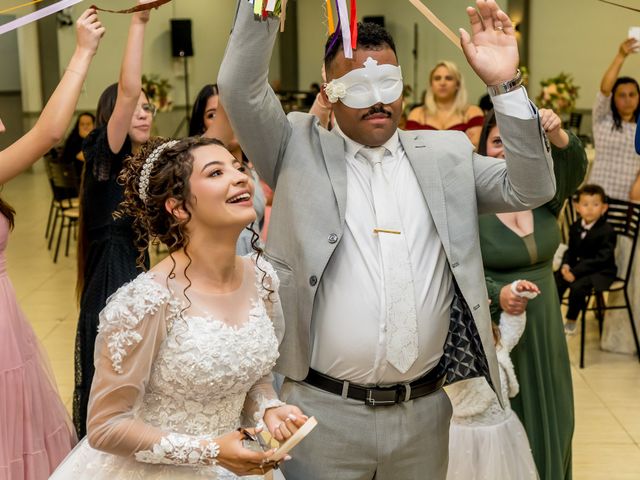 O casamento de Lucas e Victoria em Curitiba, Paraná 104
