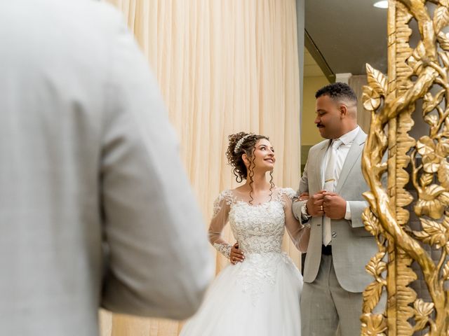 O casamento de Lucas e Victoria em Curitiba, Paraná 109