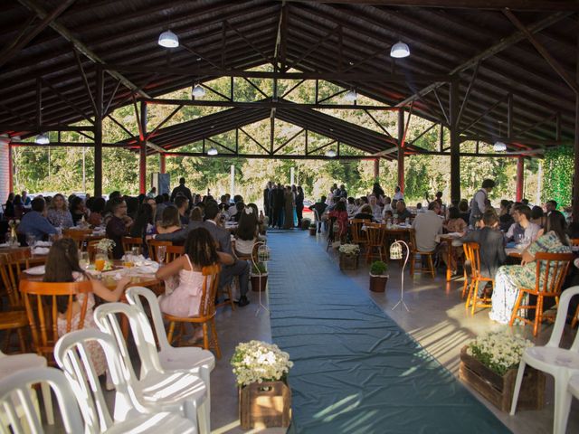 O casamento de Lucas e Claudia em Joinville, Santa Catarina 17