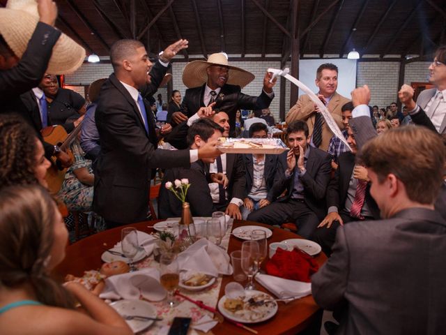 O casamento de Lucas e Claudia em Joinville, Santa Catarina 21