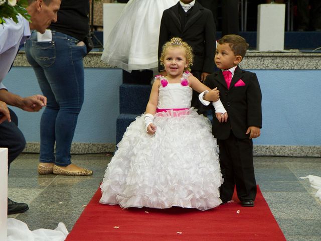 O casamento de Daniel e Letícia  em Araruama, Rio de Janeiro 21