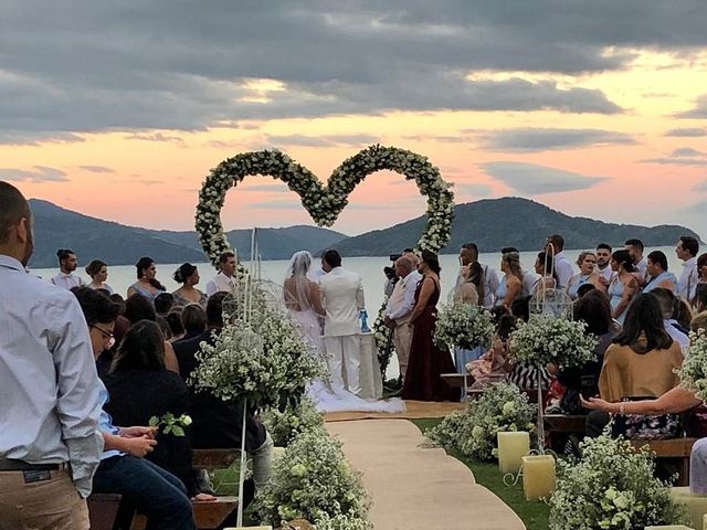 O casamento de Fabio e Carol em Caraguatatuba, São Paulo Estado 31