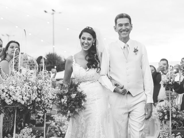 O casamento de Fabio e Carol em Caraguatatuba, São Paulo Estado 38