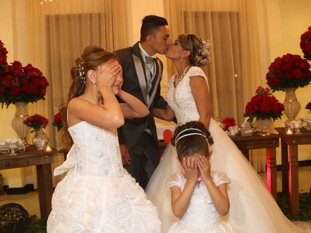 O casamento de Adriano e Jhenifer em Osasco, São Paulo 15