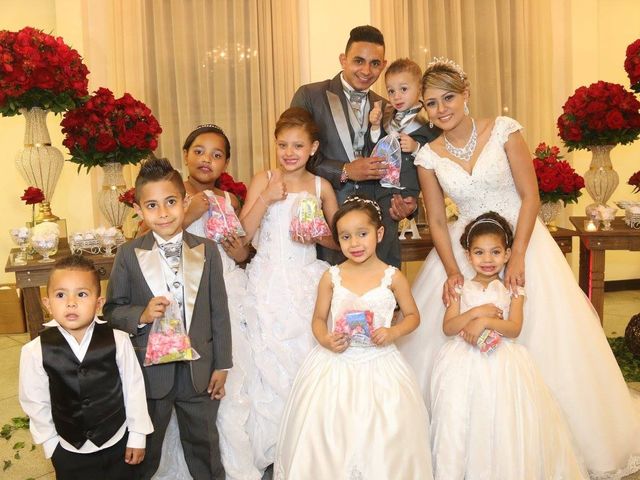 O casamento de Adriano e Jhenifer em Osasco, São Paulo 17