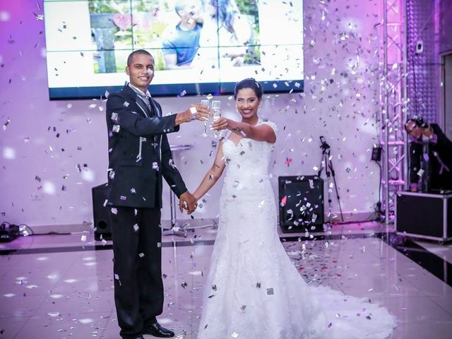 O casamento de Alex  e Thaís  em Nova Iguaçu, Rio de Janeiro 36