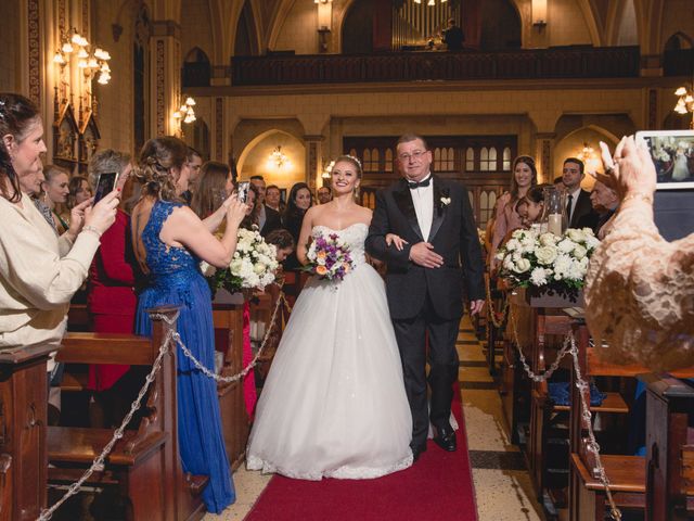 O casamento de Thiago e Gabriela em Porto Alegre, Rio Grande do Sul 4