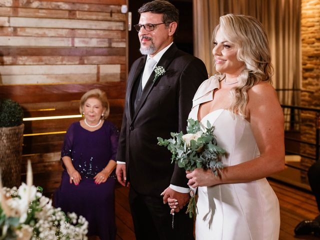 O casamento de LUIS e MICHELE em Curitiba, Paraná 60