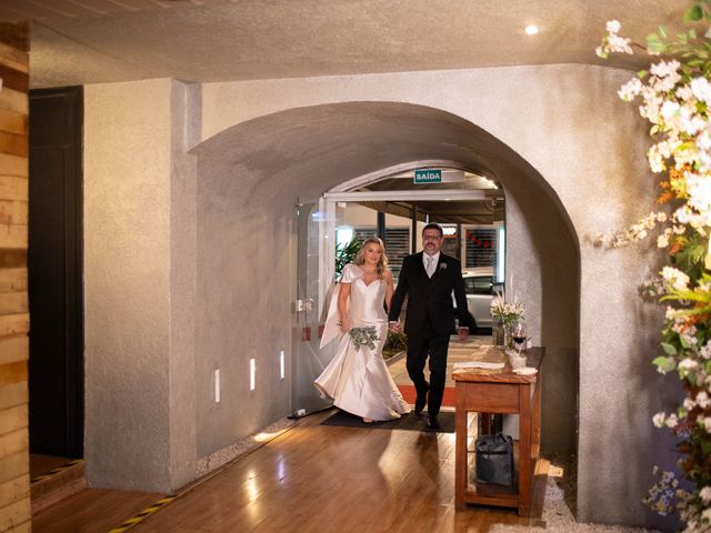 O casamento de LUIS e MICHELE em Curitiba, Paraná 97