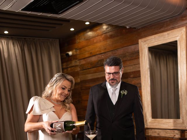 O casamento de LUIS e MICHELE em Curitiba, Paraná 101