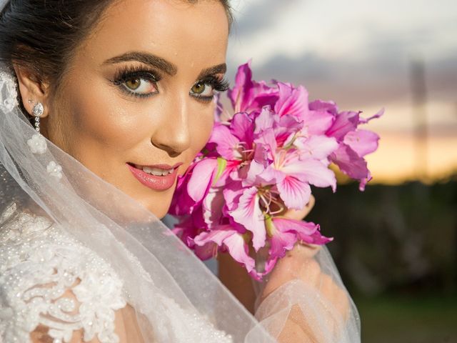 O casamento de Shelton Linquer Naiti Guimarães e Karolyne Camylla Costa Silva Guimarães em Divinópolis, Minas Gerais 8