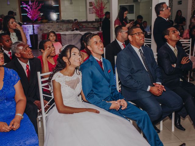 O casamento de Fhelipe e Jessica em São Vicente, São Paulo Estado 77