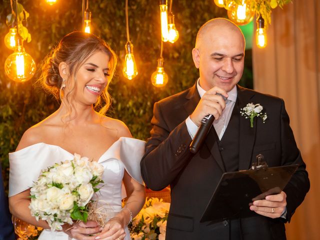 O casamento de Vinícius e Joana em Porto Alegre, Rio Grande do Sul 40