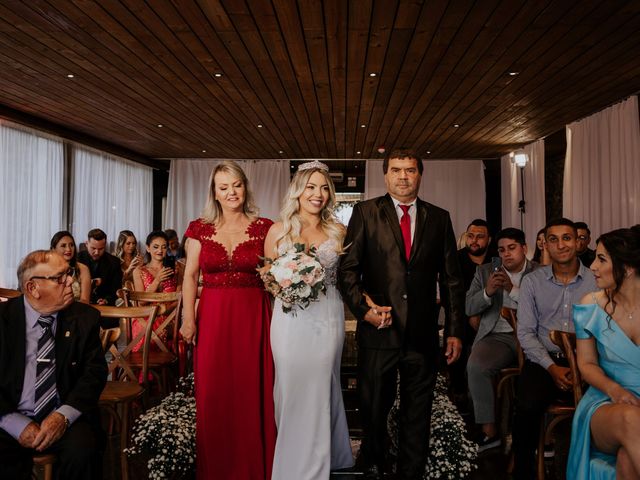 O casamento de Maira e Paulo em Itapema, Santa Catarina 15