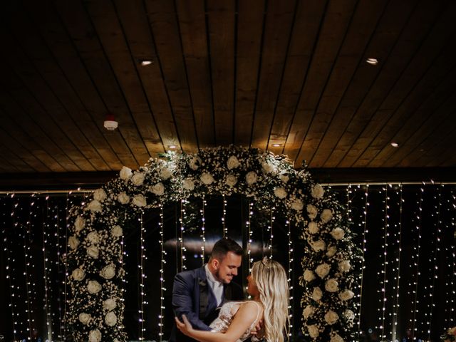 O casamento de Maira e Paulo em Itapema, Santa Catarina 28