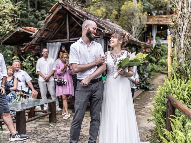 O casamento de Sheena e Vinni em Angra dos Reis, Rio de Janeiro 14
