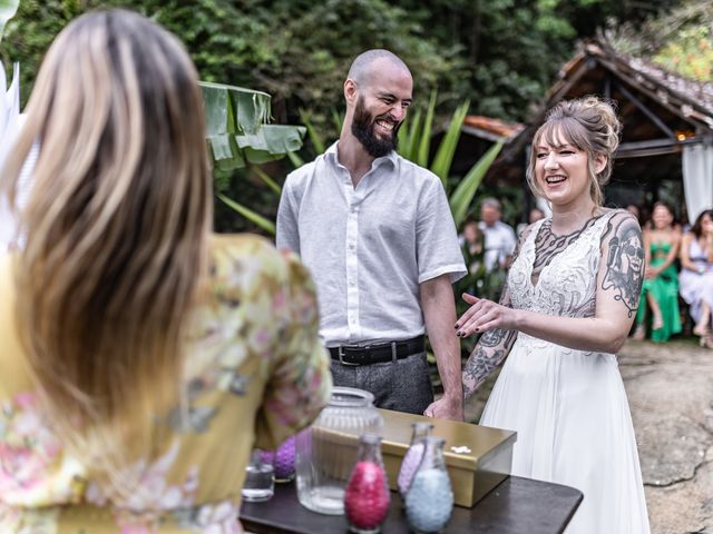 O casamento de Sheena e Vinni em Angra dos Reis, Rio de Janeiro 17