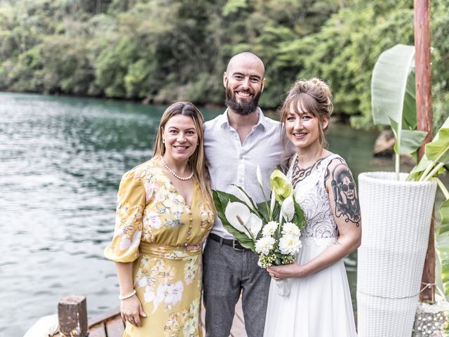 O casamento de Sheena e Vinni em Angra dos Reis, Rio de Janeiro 31