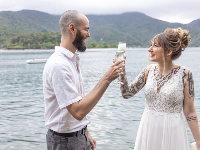 O casamento de Sheena e Vinni em Angra dos Reis, Rio de Janeiro 33