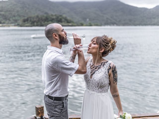 O casamento de Sheena e Vinni em Angra dos Reis, Rio de Janeiro 35