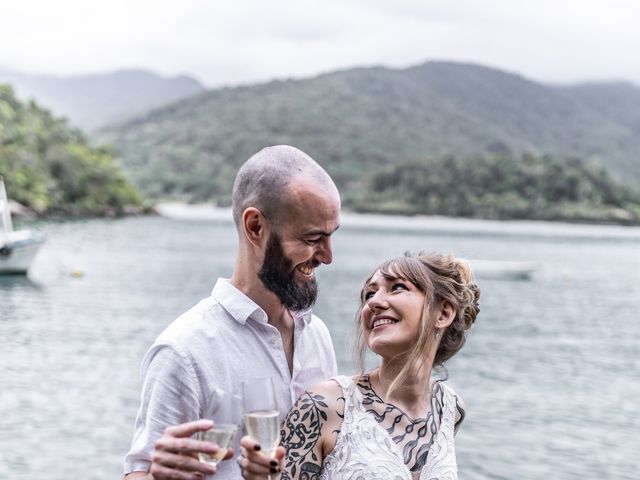 O casamento de Sheena e Vinni em Angra dos Reis, Rio de Janeiro 37