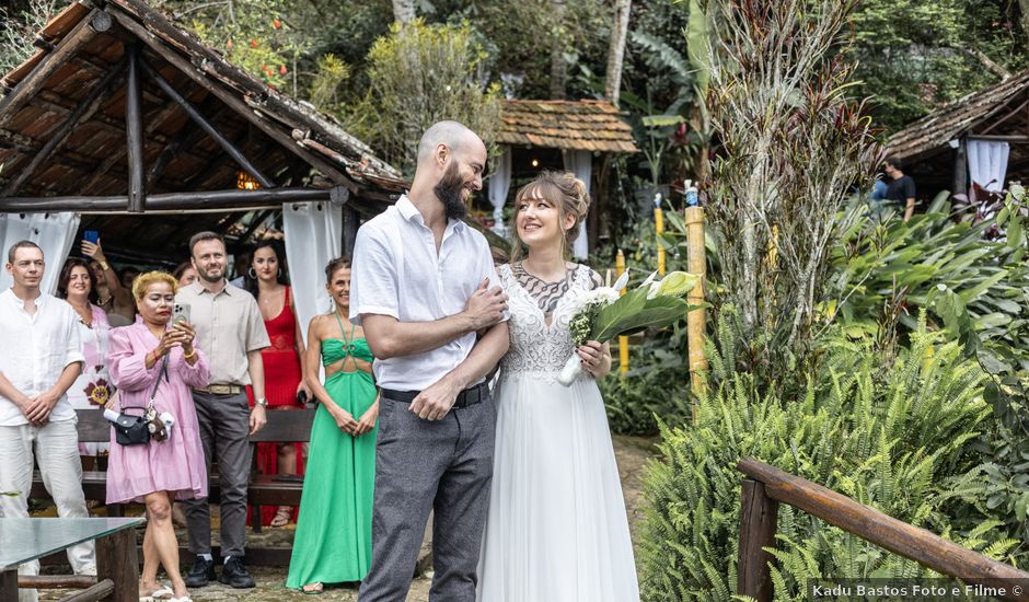 O casamento de Sheena e Vinni em Angra dos Reis, Rio de Janeiro