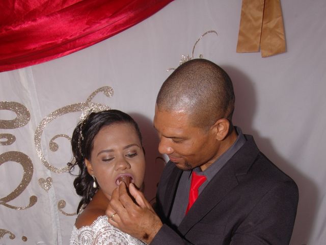 O casamento de Roberto e Elane em Simões Filho, Bahia 28