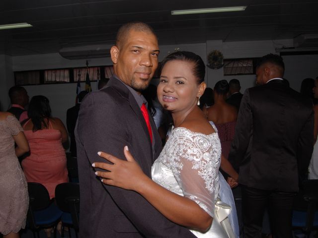 O casamento de Roberto e Elane em Simões Filho, Bahia 31