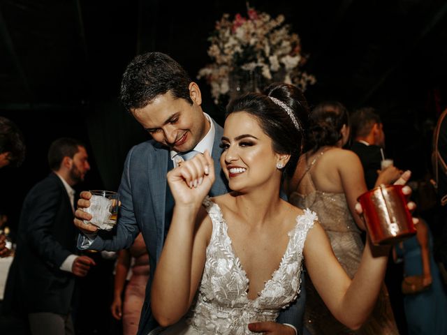 O casamento de Vinicius e Leticia em Patos de Minas, Minas Gerais 19