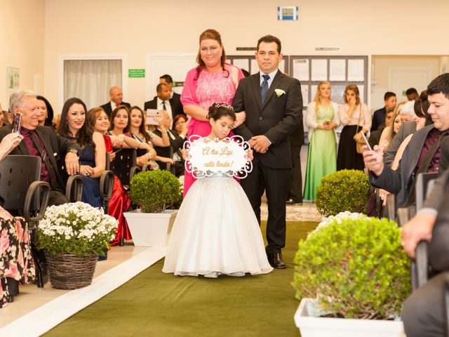 O casamento de Renan e Elisiane em Curitiba, Paraná 25