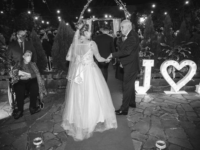 O casamento de Adriano e Jéssica em Porto Alegre, Rio Grande do Sul 29