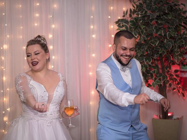 O casamento de Adriano e Jéssica em Porto Alegre, Rio Grande do Sul 62