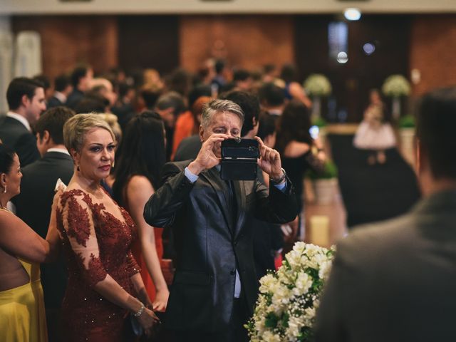 O casamento de Denis e Priscila em Curitiba, Paraná 11